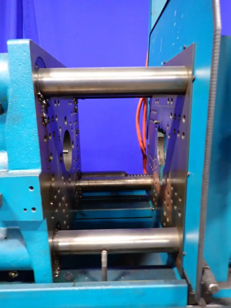 Boy Boy 50m Injection Molder