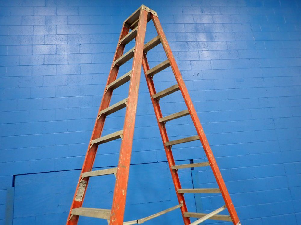Werner 12 Steps Fiberglass Ladder - 7312
