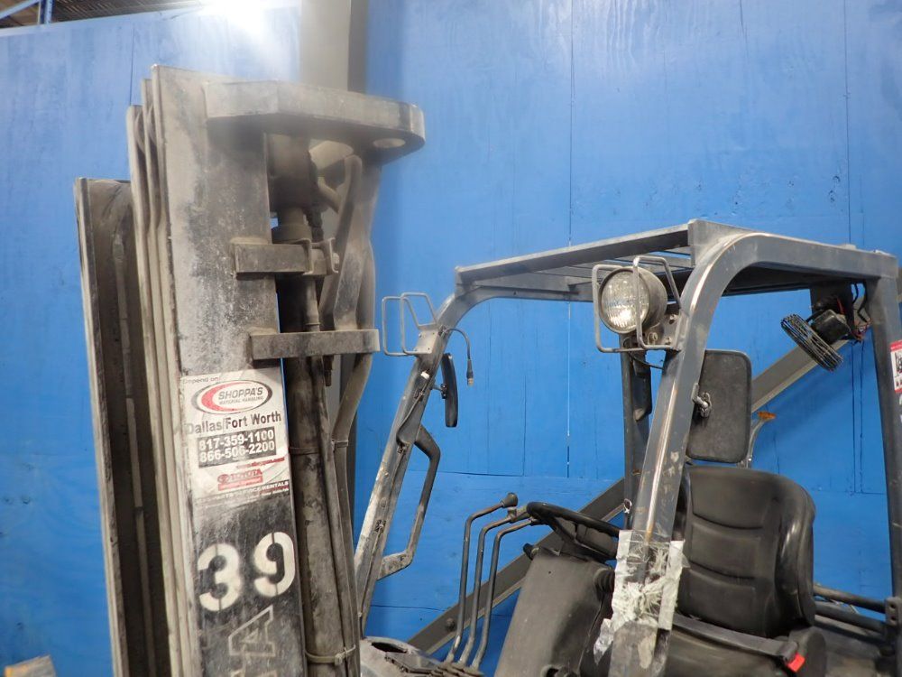 Toyota 2500 Lb Propane Forklift - 8fgcu15