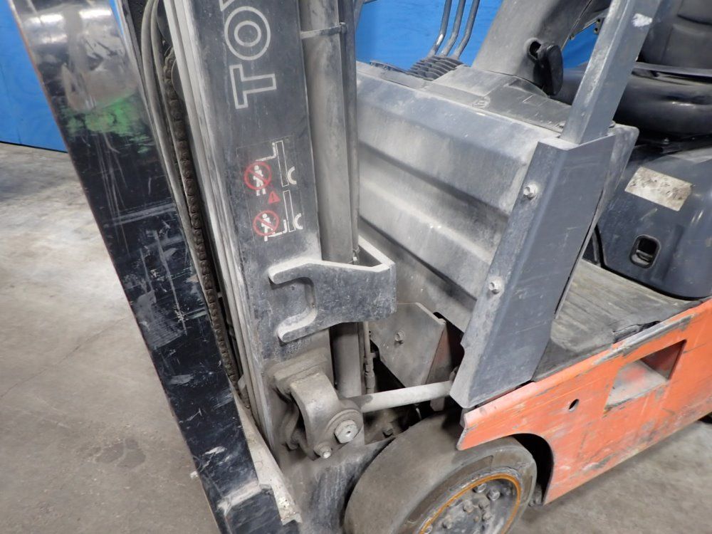 Toyota 2500 Lb Propane Forklift - 8fgcu15