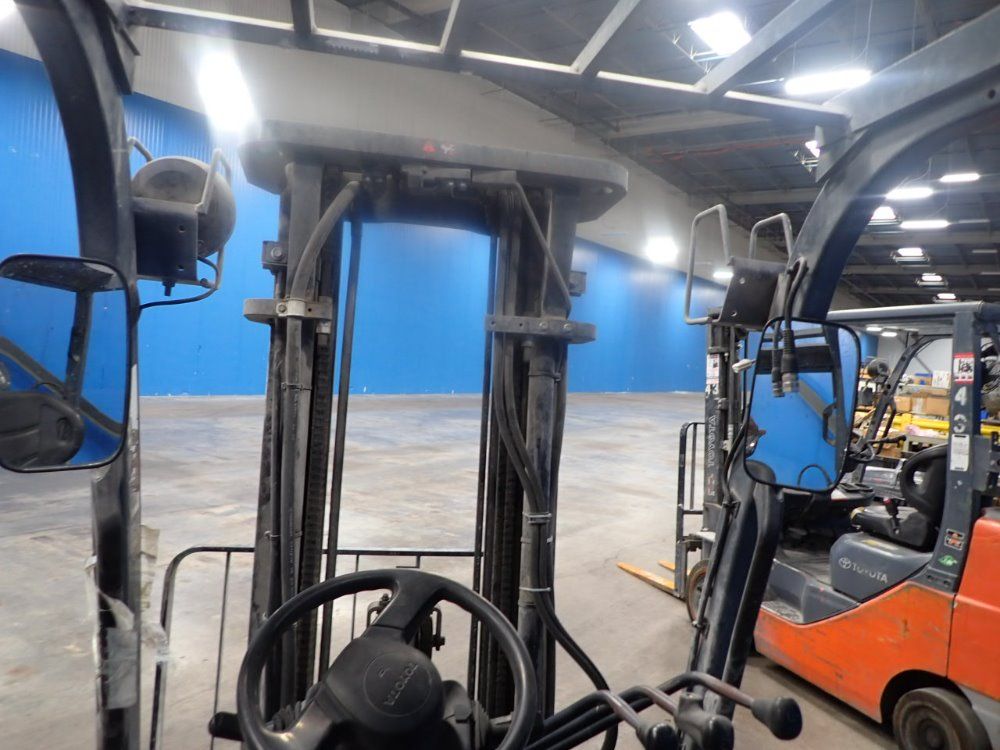 Toyota 2500 Lb Propane Forklift - 8fgcu15