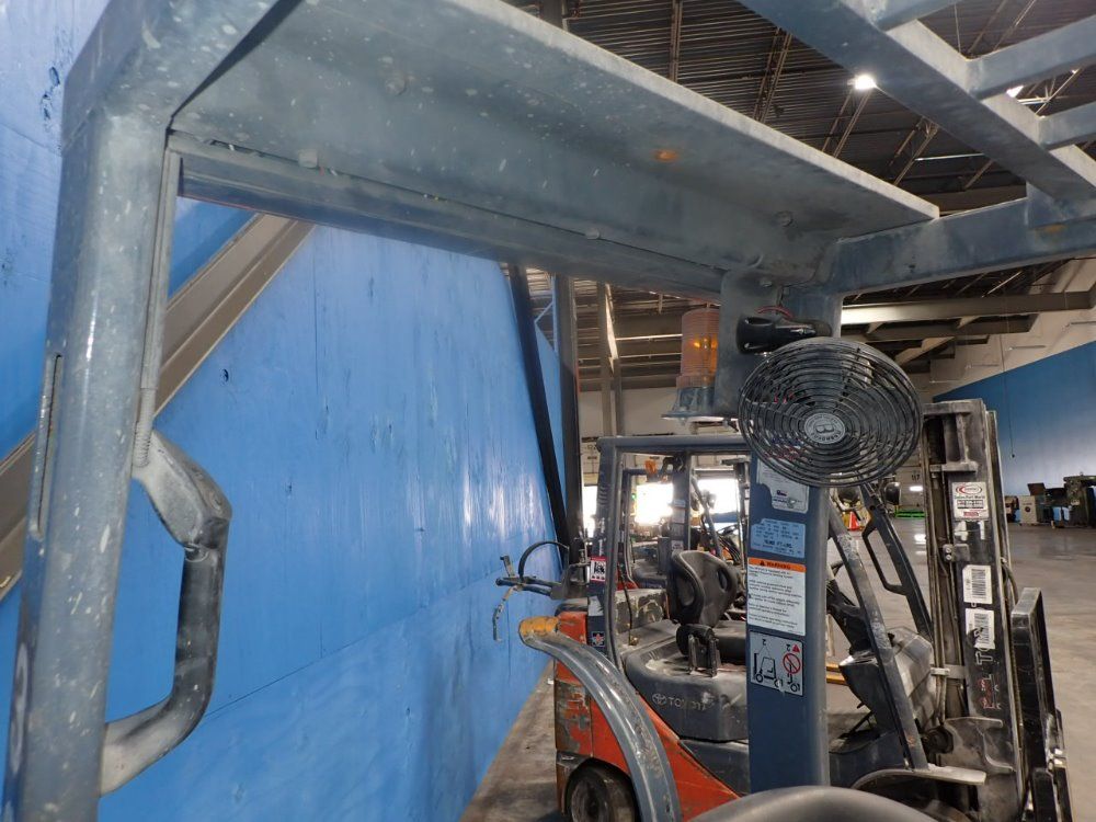 Toyota 2500 Lb Propane Forklift - 8fgcu15