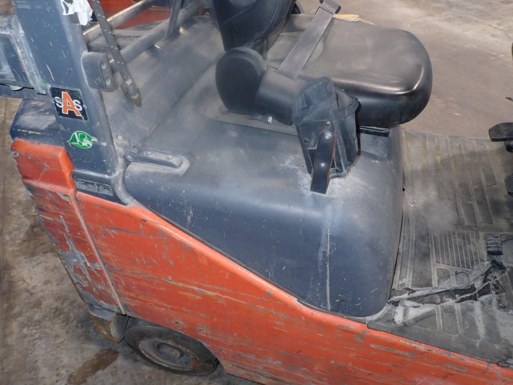 Toyota 2500 Lb Propane Forklift - 8fgcu15