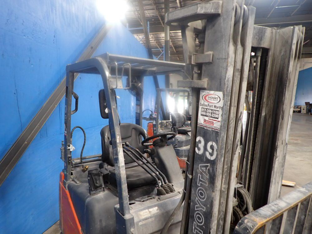 Toyota 2500 Lb Propane Forklift - 8fgcu15