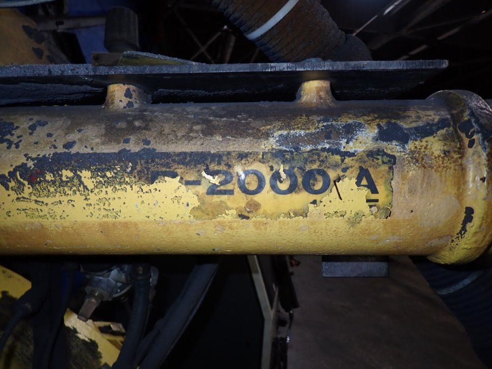 Fanuc R-2000ia Robot - R-2000ia