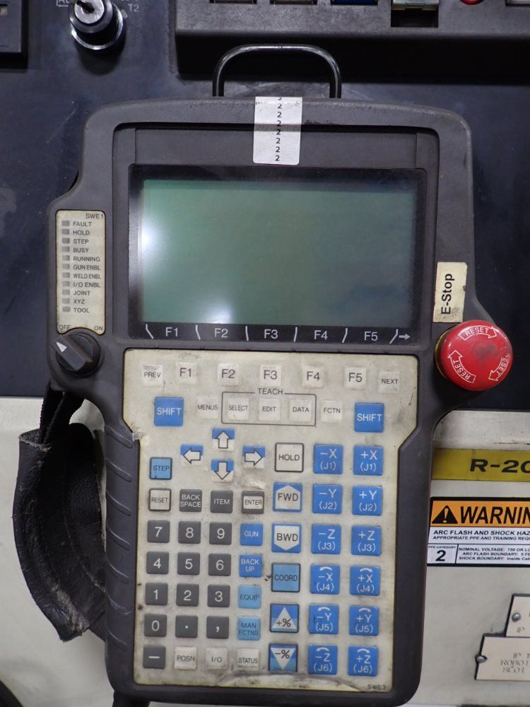 Fanuc R-2000ia Robot - R-2000ia