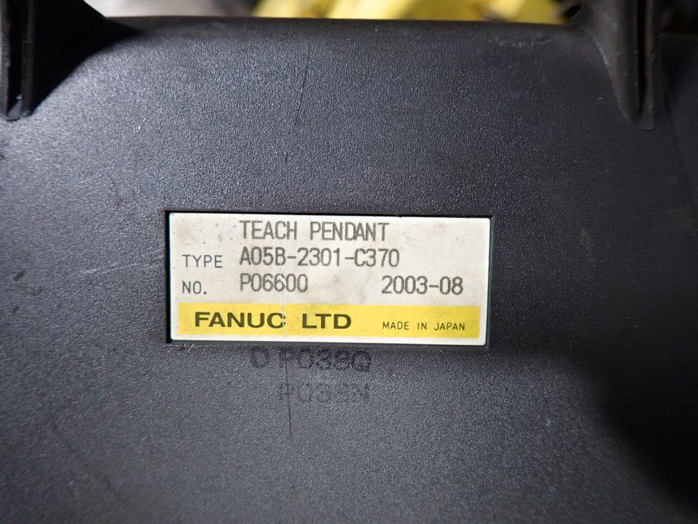 Fanuc R-2000ia Robot - R-2000ia