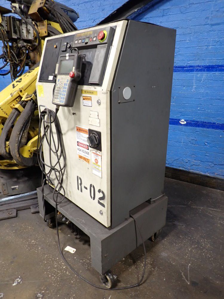 Fanuc R-2000ia Robot - R-2000ia