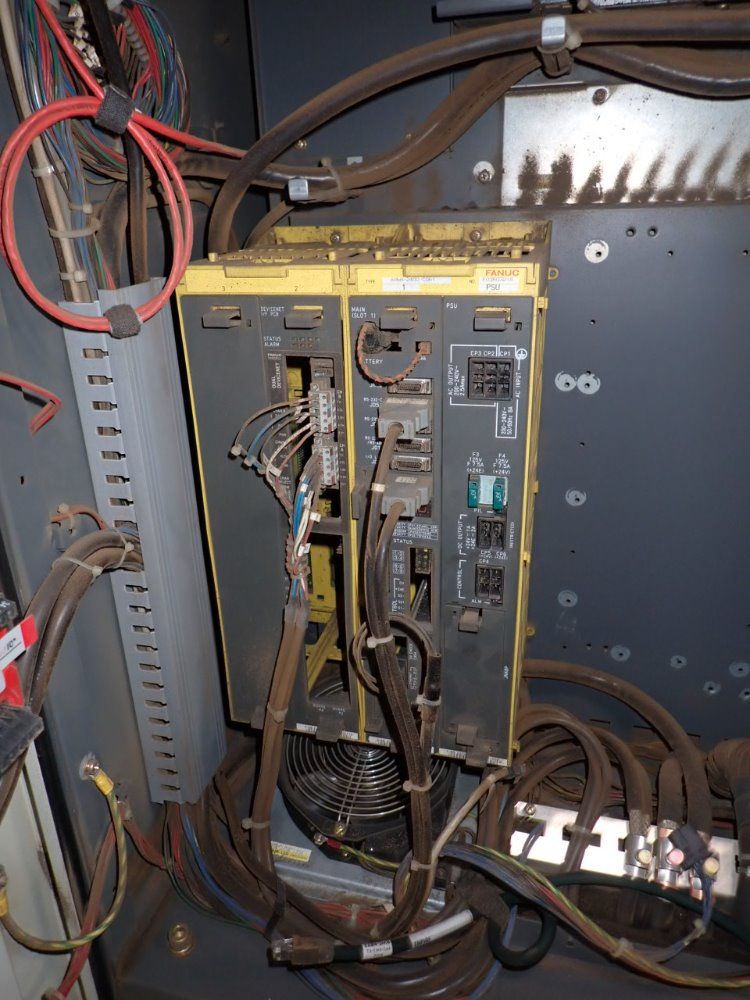 Fanuc R-2000ia Robot - R-2000ia