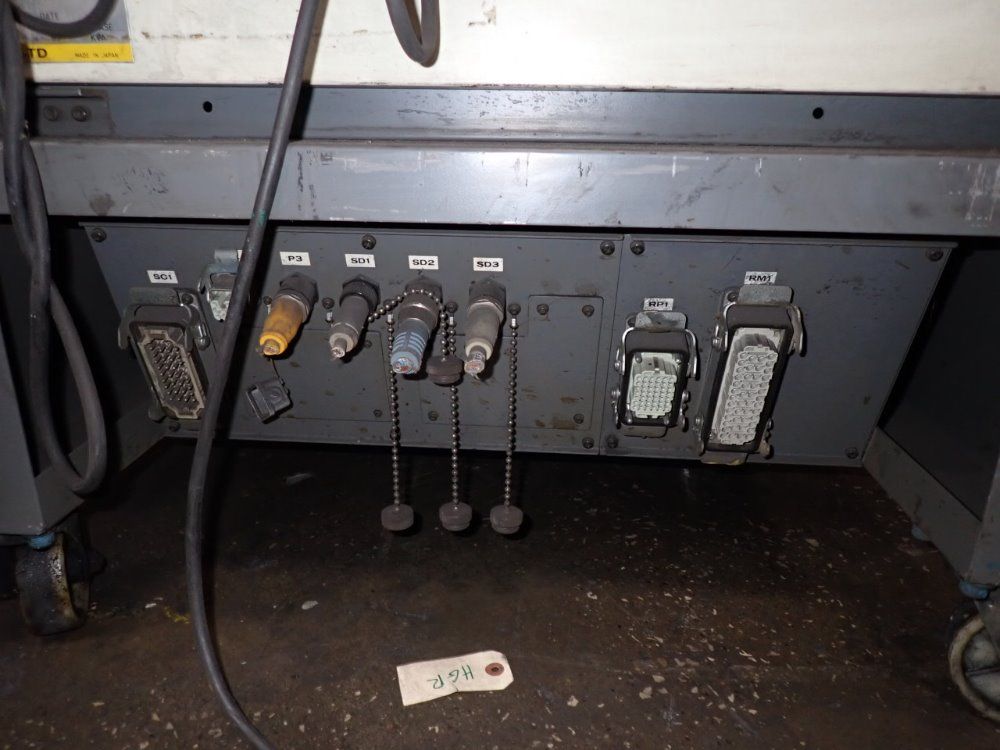 Fanuc R-2000ia Robot - R-2000ia