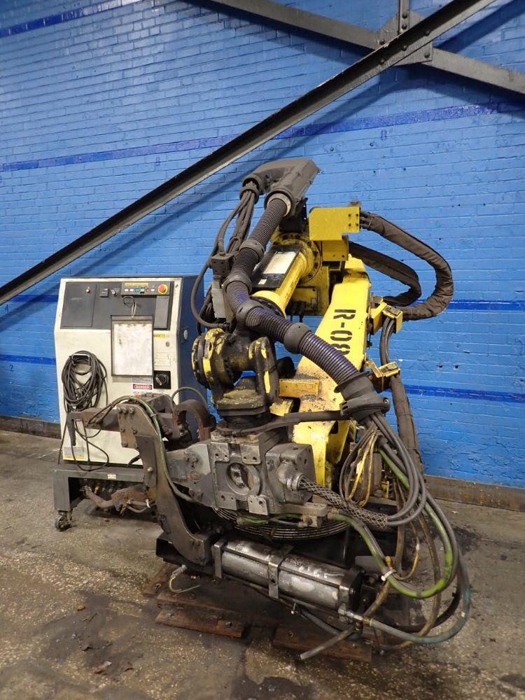 Fanuc R-2000ia Robot - R-2000ia 165f