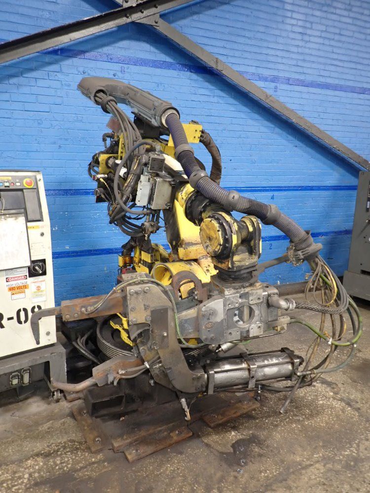 Fanuc R-2000ia Robot - R-2000ia 165f