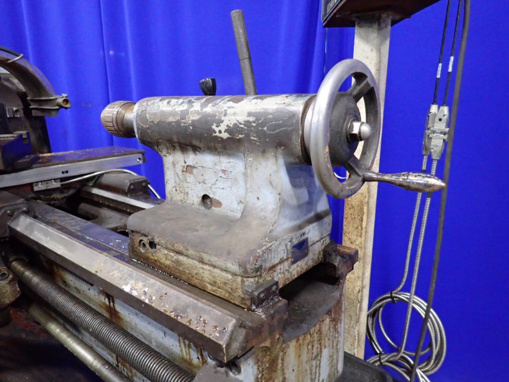 Maxturn Max-800 Lathe - Max-800