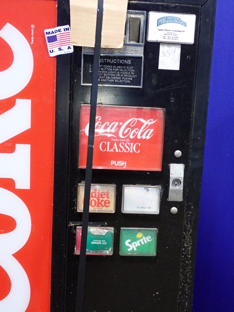 Dixie-narco Vending Machine - Dncb 180/10s-5