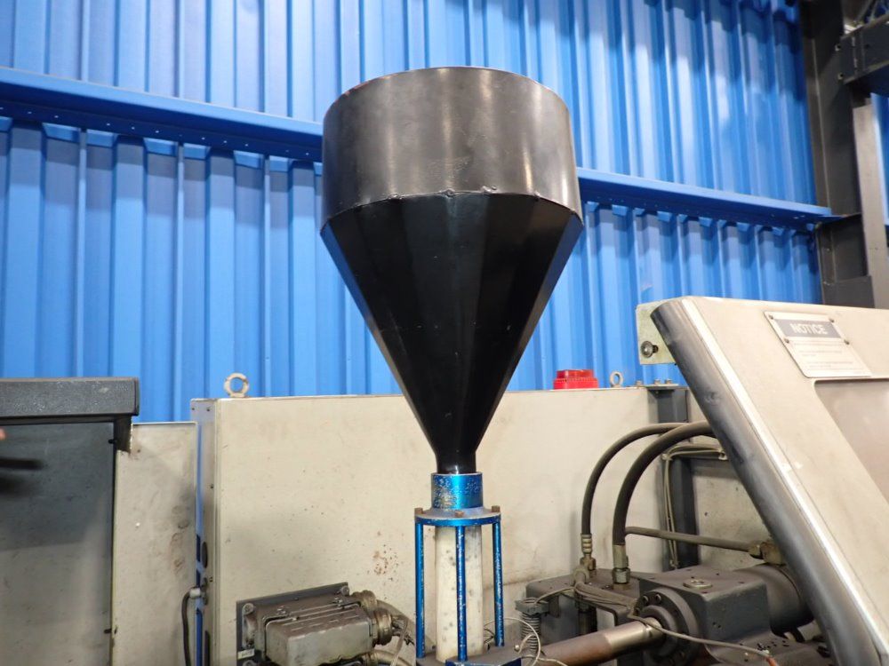 Demag 22a/210bar/15x18x17 Injection Molding Machine - Ergotech System