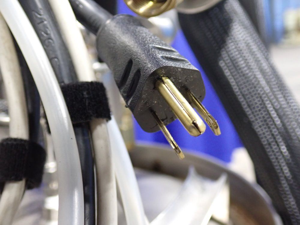 Cryo Fab Inc/ta Instruments 50l Cfl-50 Liquid Nitrogen Cooling Tank - Cfl-50