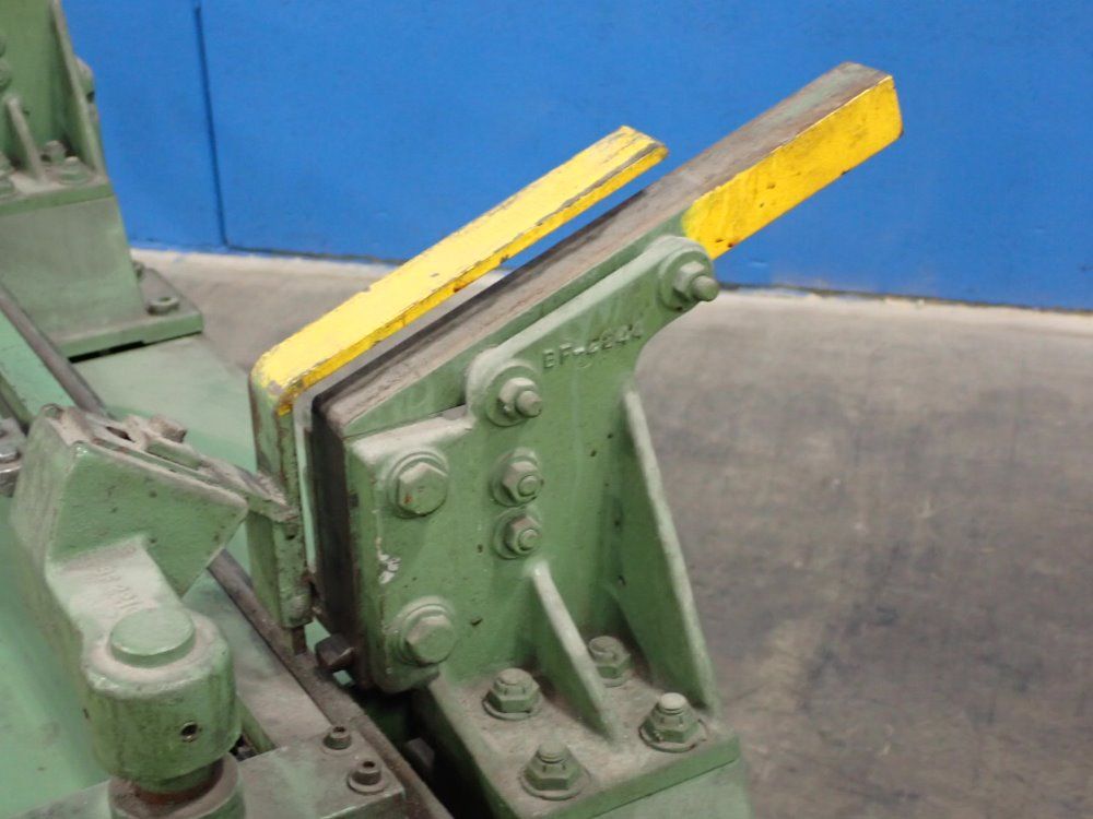 Lipe Rollway 196" Auto Bar Feeder - 68aml