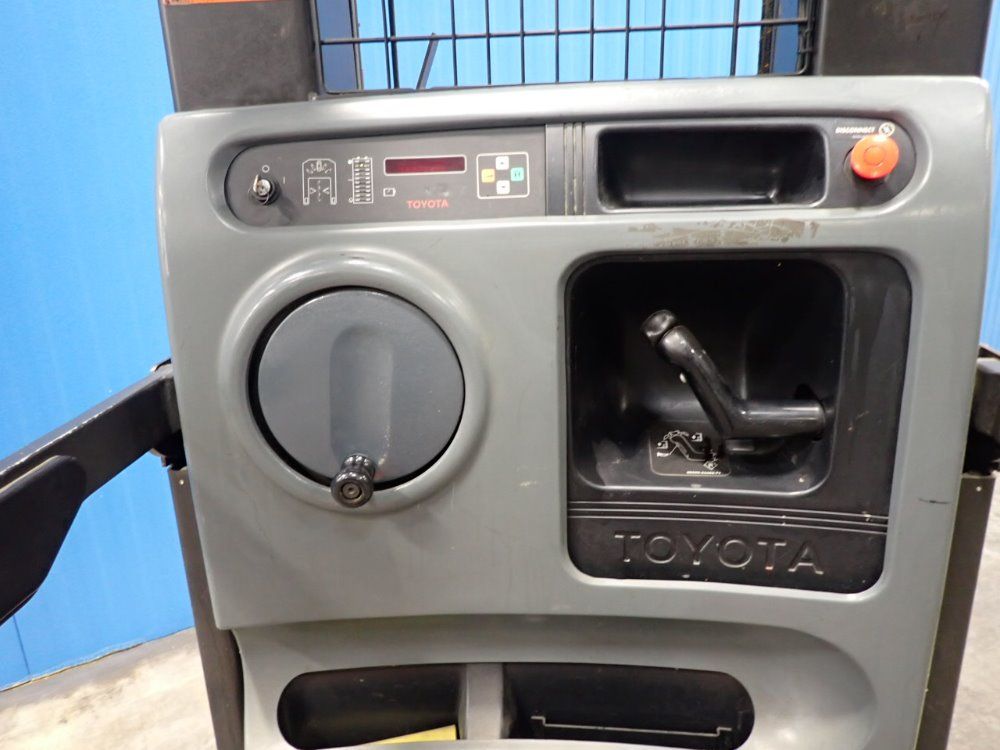 Toyota 3000 Lbs Electric Order Picker - 6bpu15