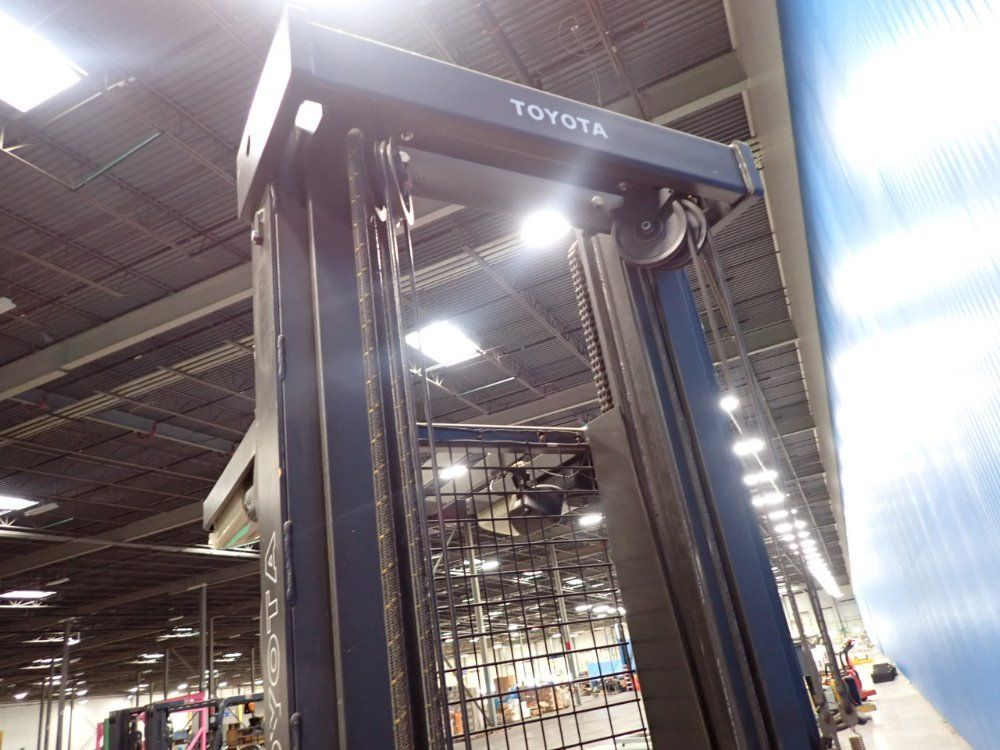 Toyota 3000 Lbs Electric Order Picker - 6bpu15