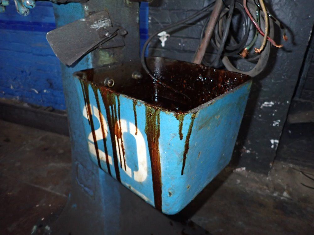 Gallmeyer & Livingston Co. 10" Grinder Tool Grinder - D6782