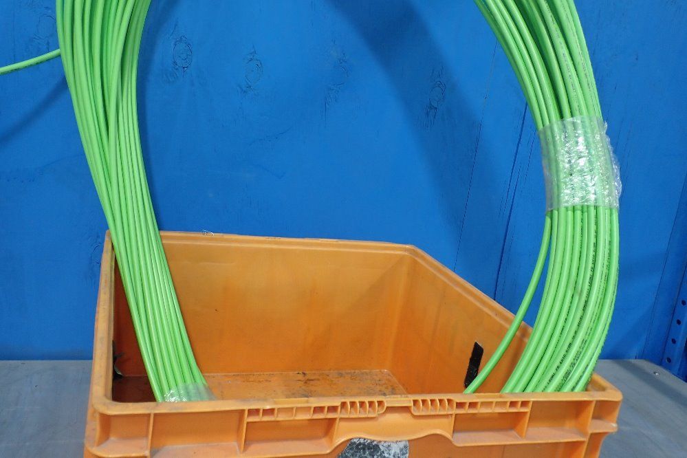 Leoni 6" X 10" Tubing