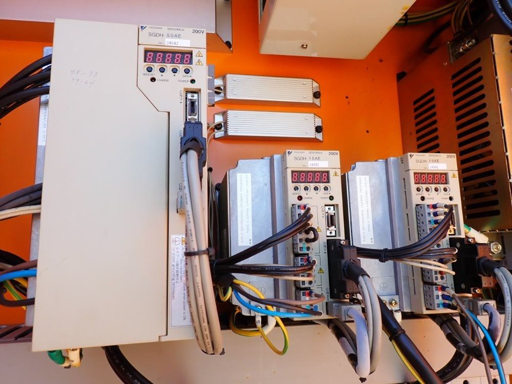 Hurco X: 64" Y: 33.8" Z: 29.9" Cnc Vertical Machining Center - Vmx64/40t