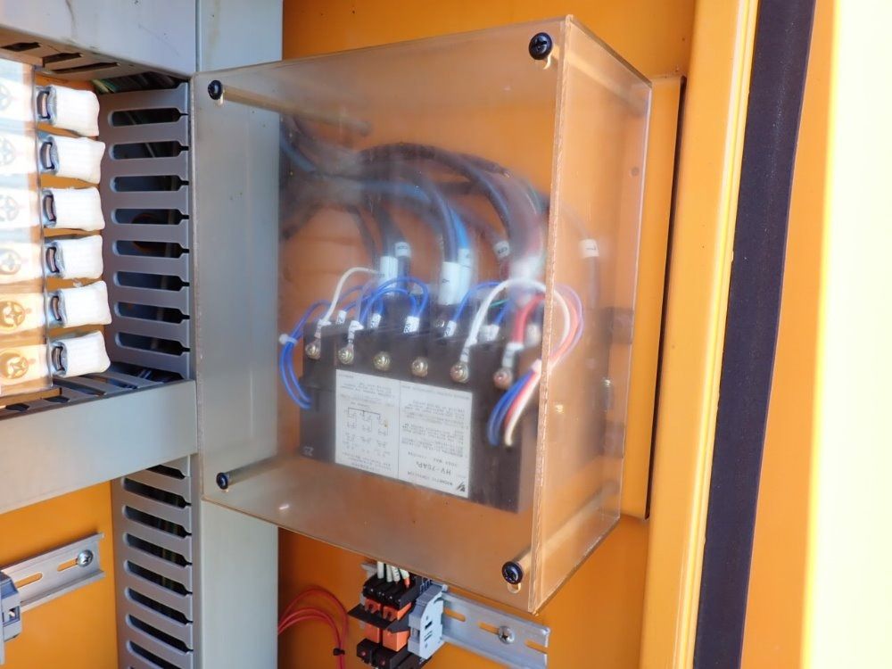 Hurco X: 64" Y: 33.8" Z: 29.9" Cnc Vertical Machining Center - Vmx64/40t