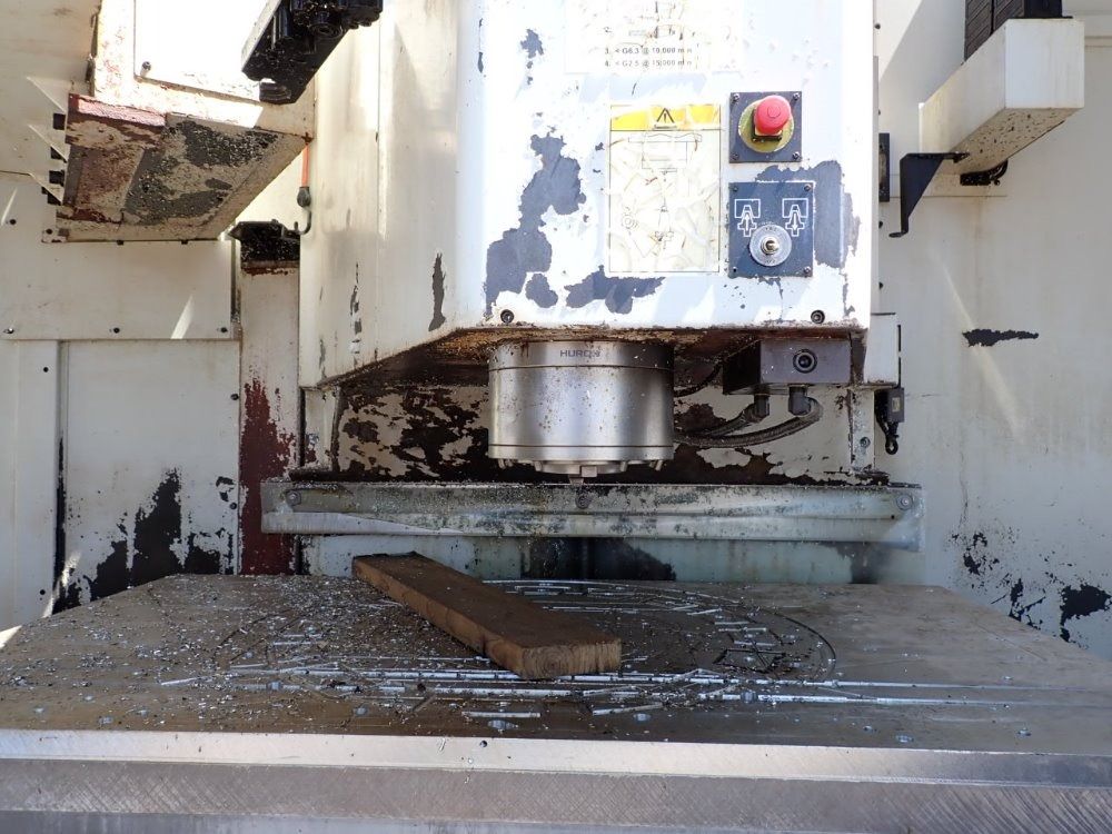 Hurco X: 64" Y: 33.8" Z: 29.9" Cnc Vertical Machining Center - Vmx64/40t