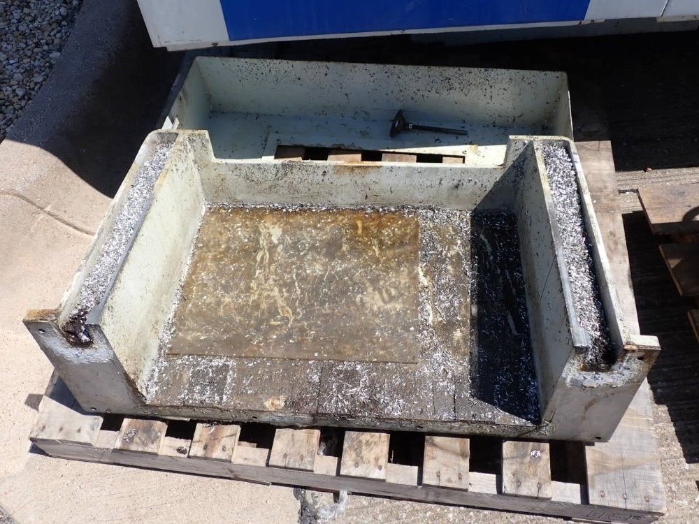 Hurco X: 64" Y: 33.8" Z: 29.9" Cnc Vertical Machining Center - Vmx64/40t