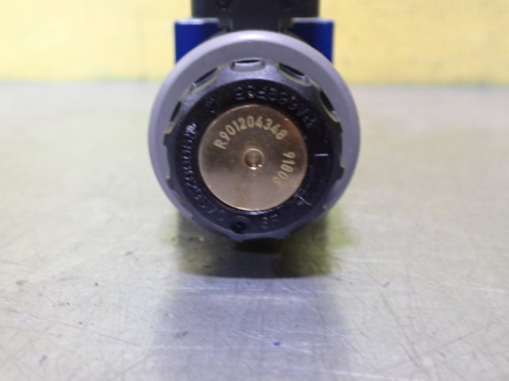 Rexroth R900923472 Solenoid Valve. - R900923472