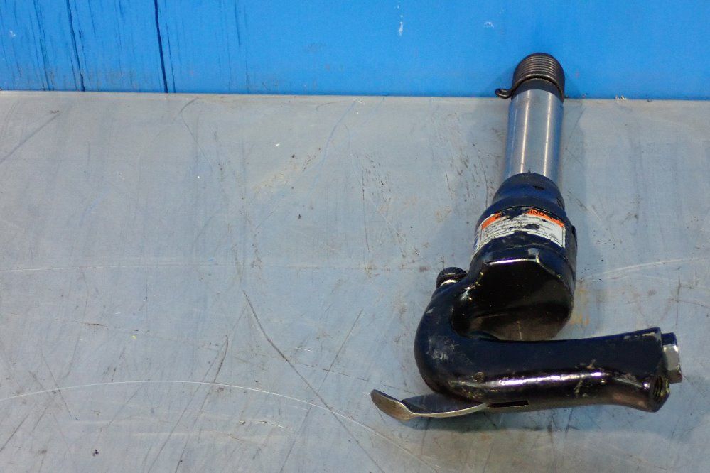 Ingersoll Rand Pneumatic Chisel - 3200-1