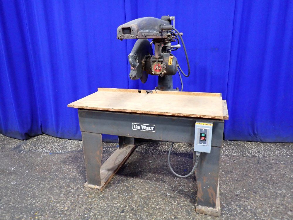 Dewalt 13" Radial Arm Saw - Ge