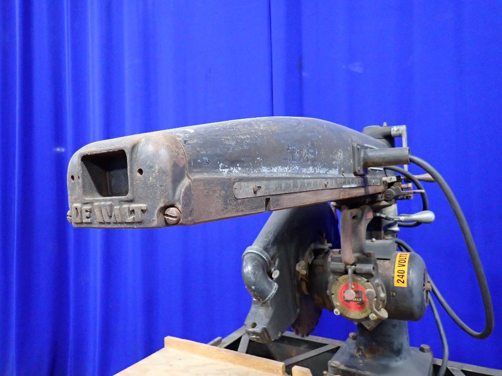 Dewalt 13" Radial Arm Saw - Ge