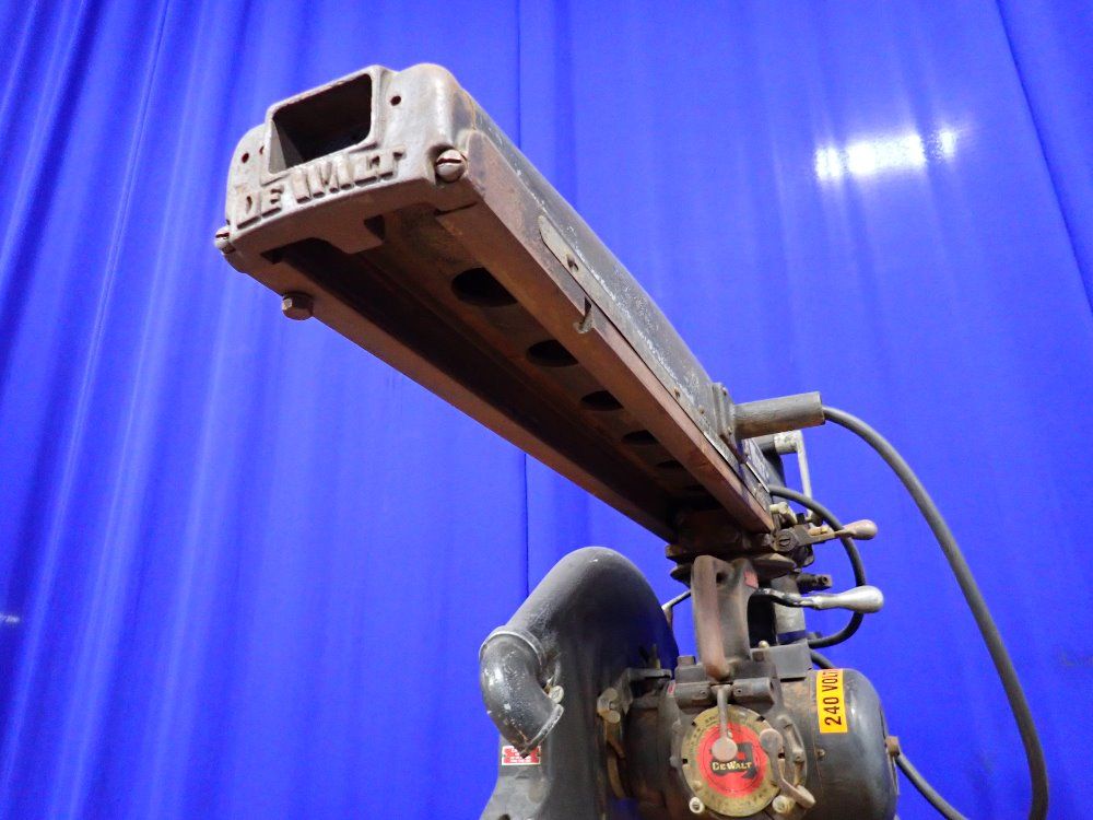 Dewalt 13" Radial Arm Saw - Ge