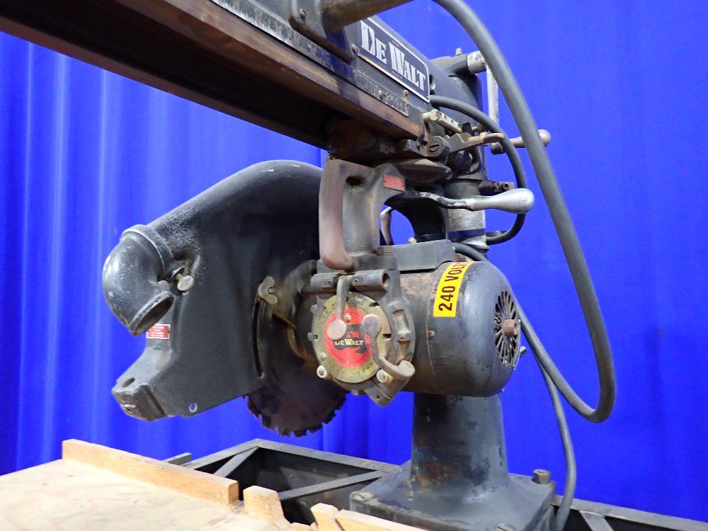 Dewalt 13" Radial Arm Saw - Ge