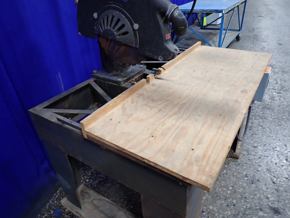 Dewalt 13" Radial Arm Saw - Ge