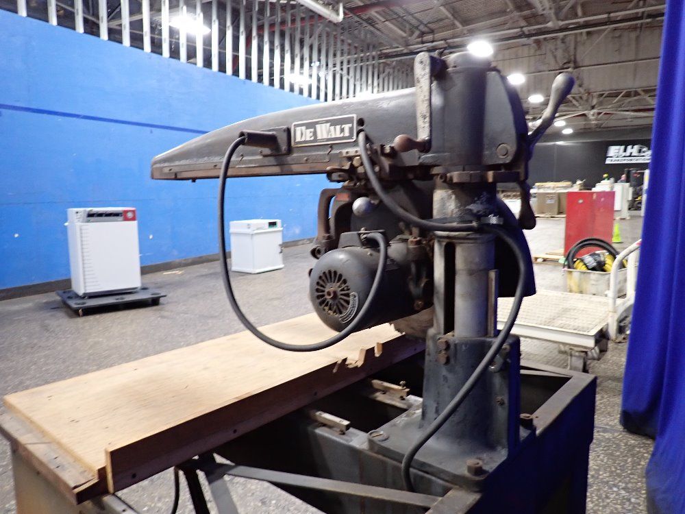 Dewalt 13" Radial Arm Saw - Ge