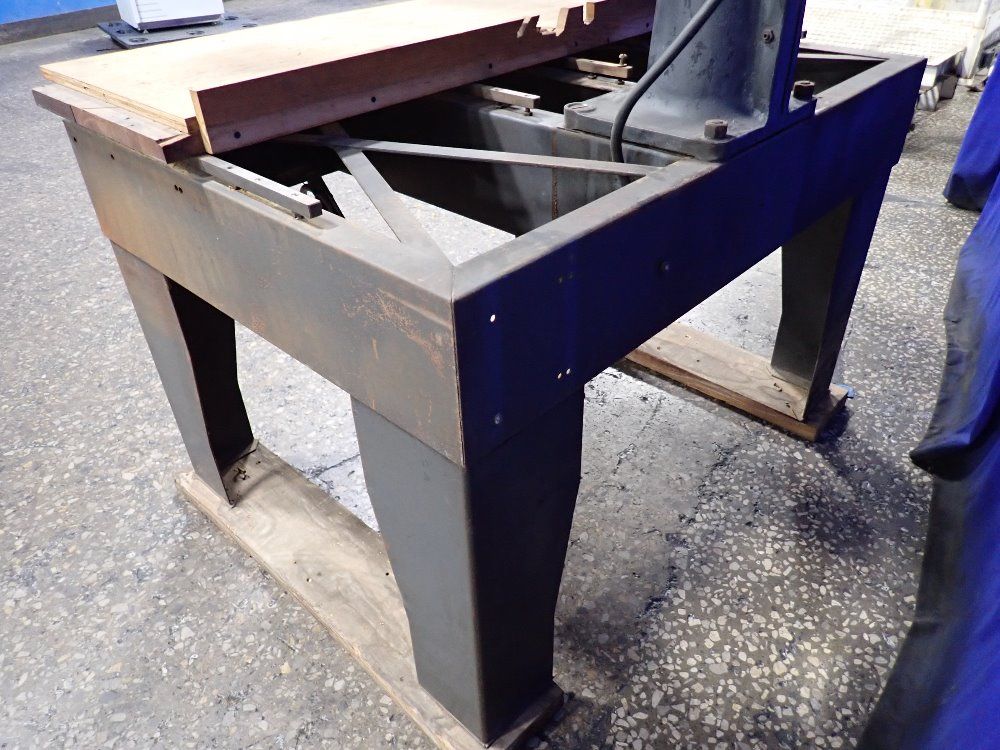 Dewalt 13" Radial Arm Saw - Ge