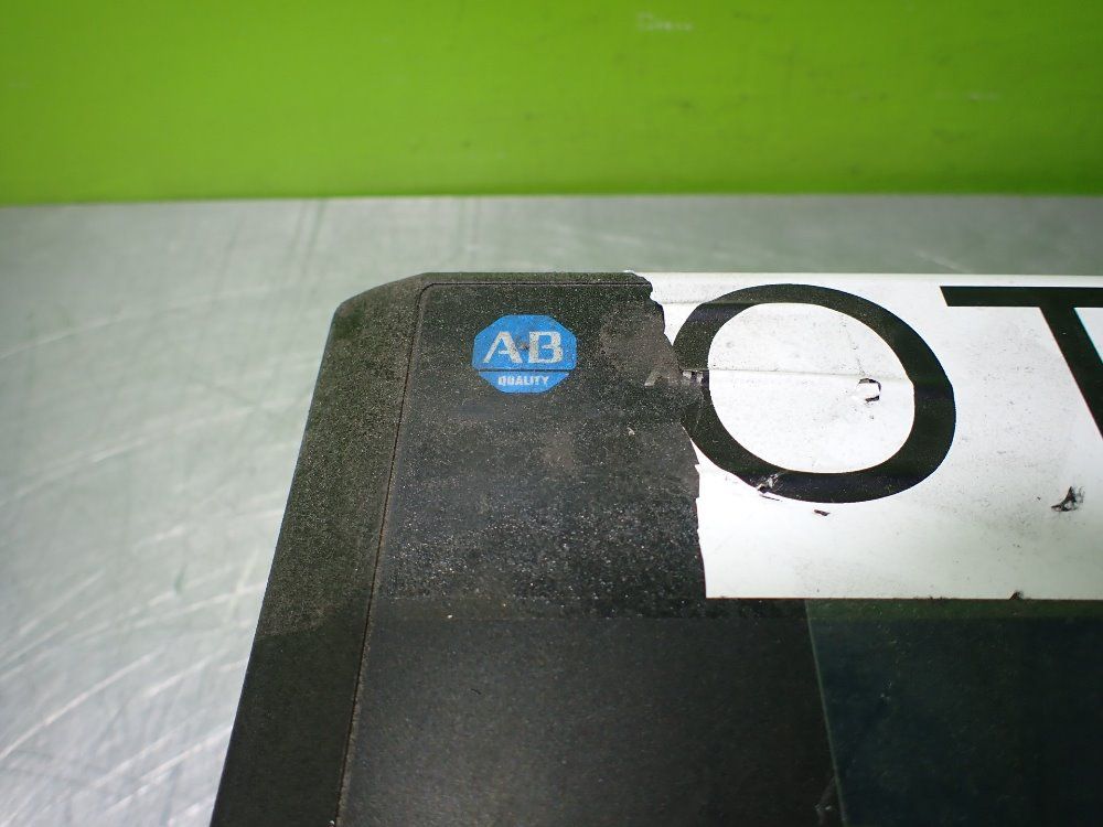 Allen-bradley 2711e-t10c6. Panelview 1000e Operator Panel. - 2711e-t10c6