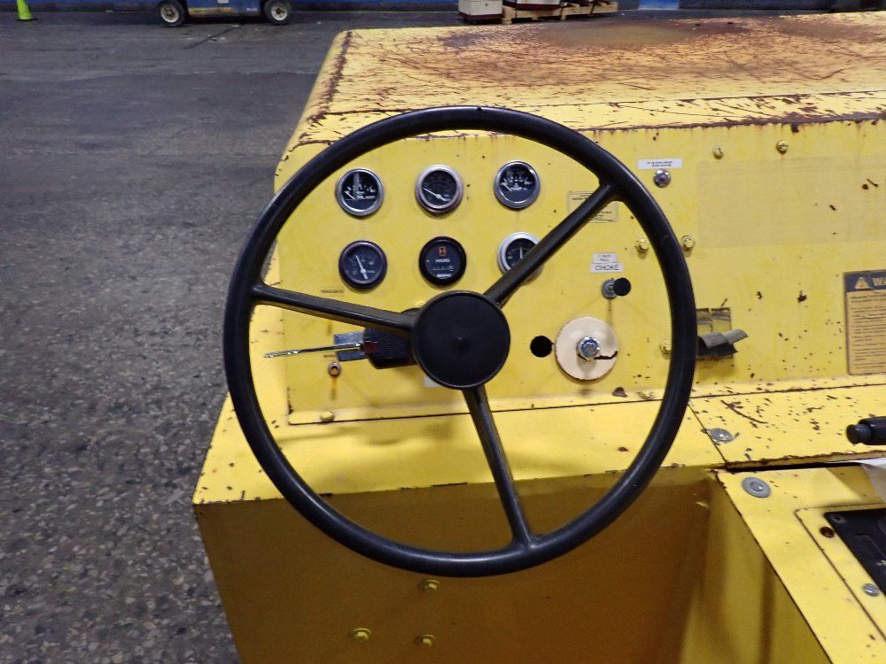 United Tractor 12000 Lbs Pushback Tractor - Sml-120f