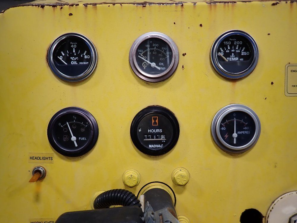 United Tractor 12000 Lbs Pushback Tractor - Sml-120f