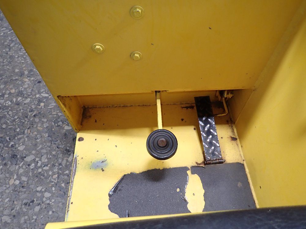 United Tractor 12000 Lbs Pushback Tractor - Sml-120f