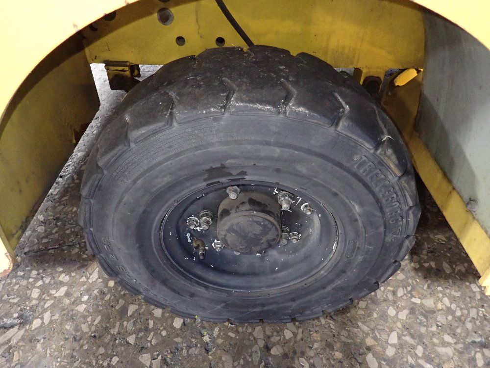 United Tractor 12000 Lbs Pushback Tractor - Sml-120f