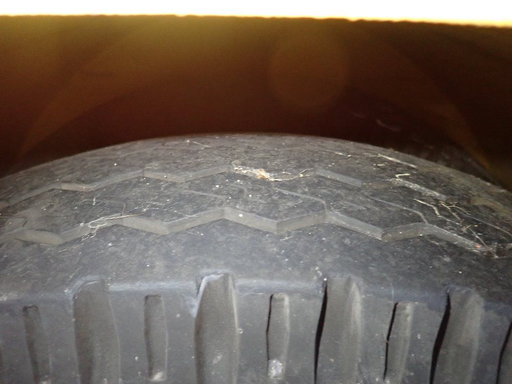 United Tractor 12000 Lbs Pushback Tractor - Sml-120f