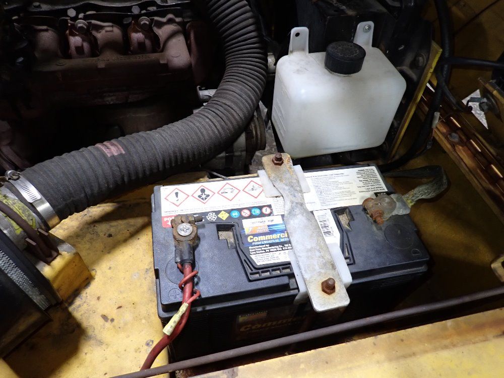 United Tractor 12000 Lbs Pushback Tractor - Sml-120f