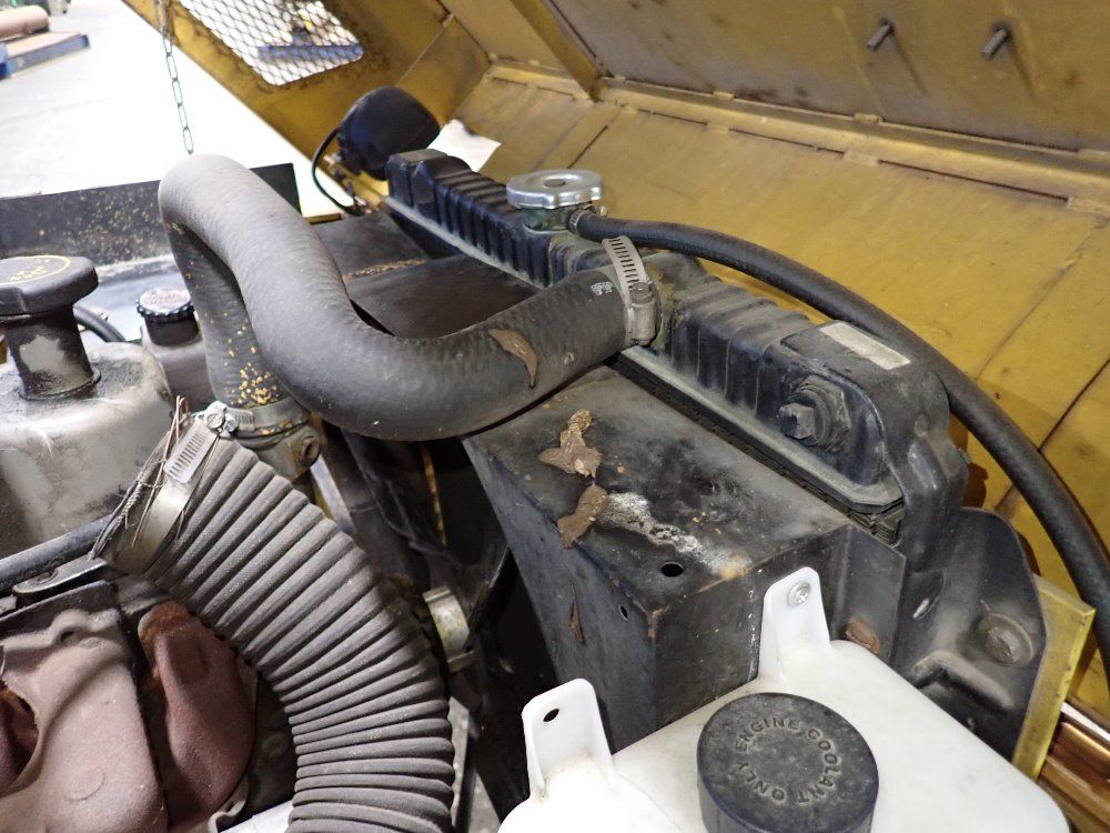 United Tractor 12000 Lbs Pushback Tractor - Sml-120f