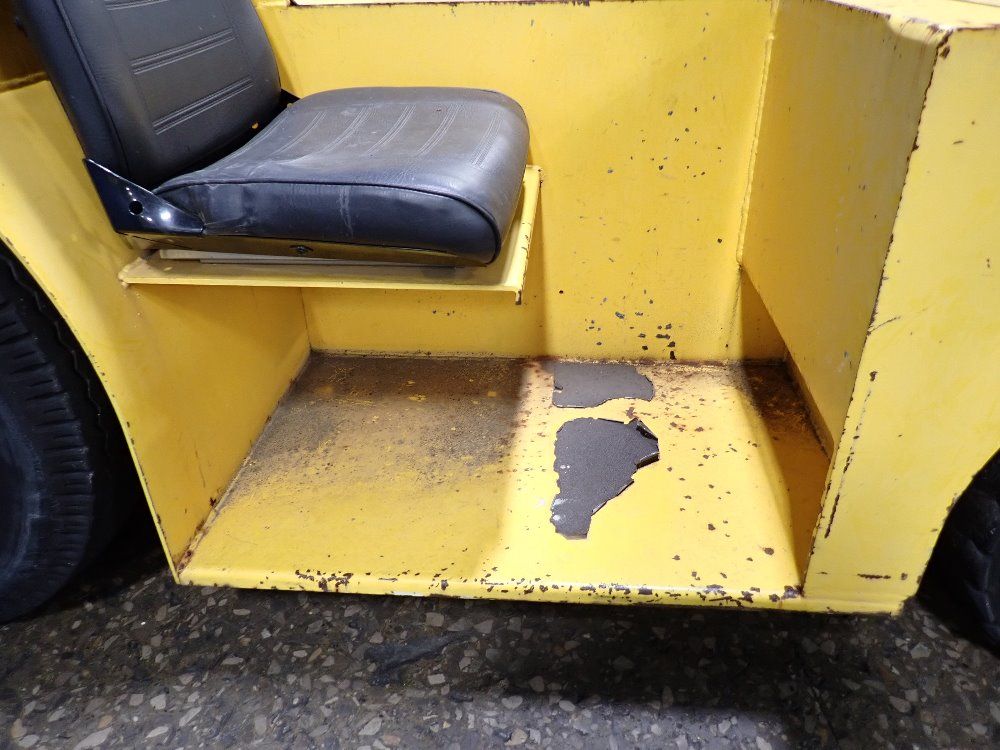 United Tractor 12000 Lbs Pushback Tractor - Sml-120f