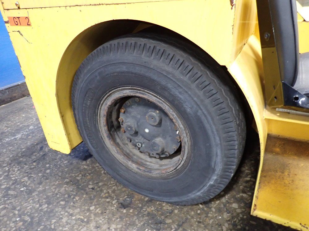 United Tractor 12000 Lbs Pushback Tractor - Sml-120f