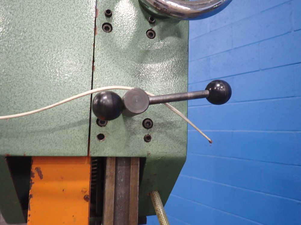 Kysor Johnson Vertical Band Saw - Kv-36