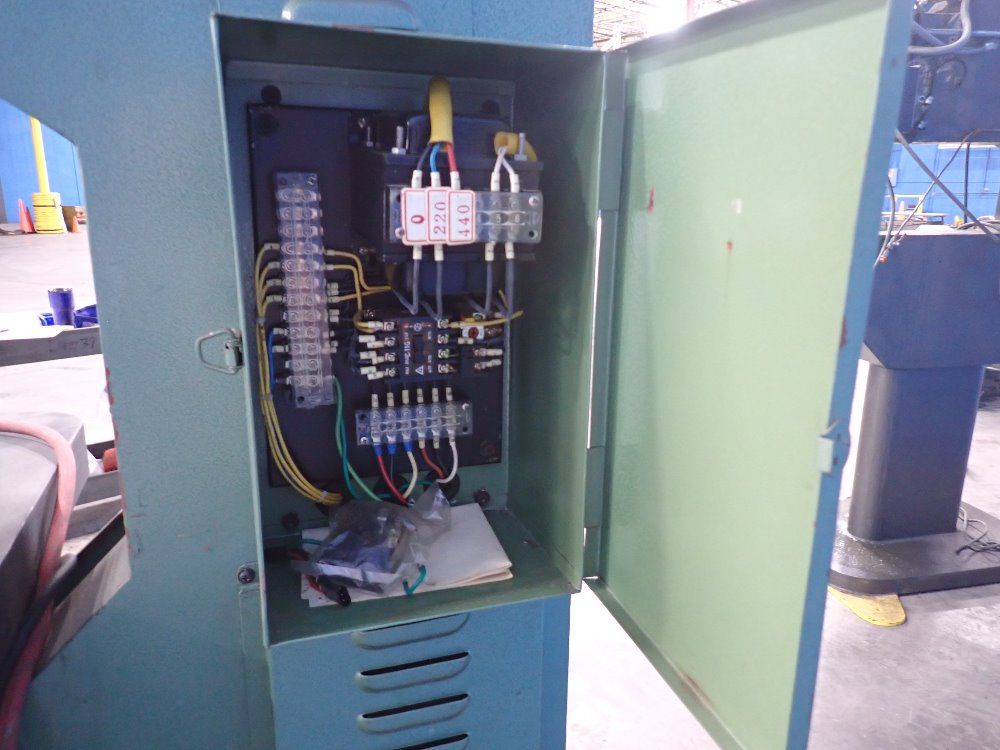 Kysor Johnson Vertical Band Saw - Kv-36